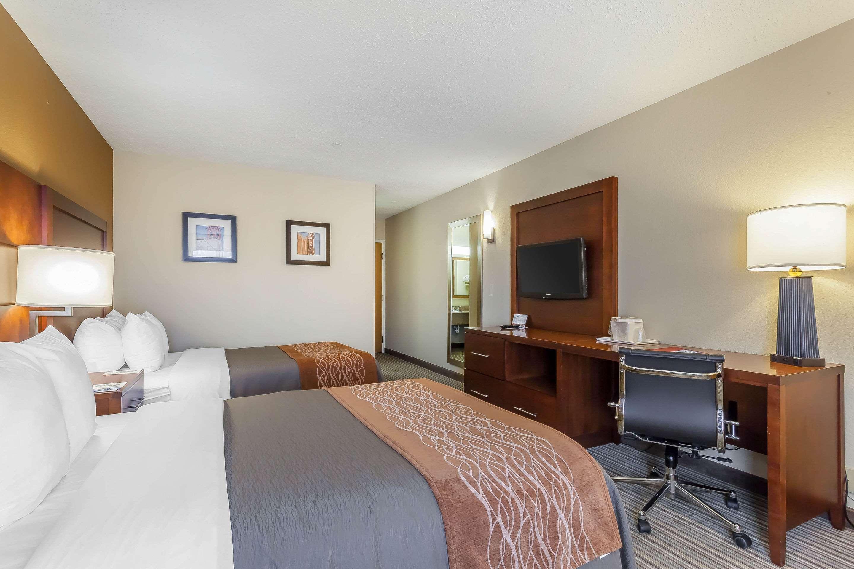 Comfort Inn - Hall Of Fame Canton Bagian luar foto