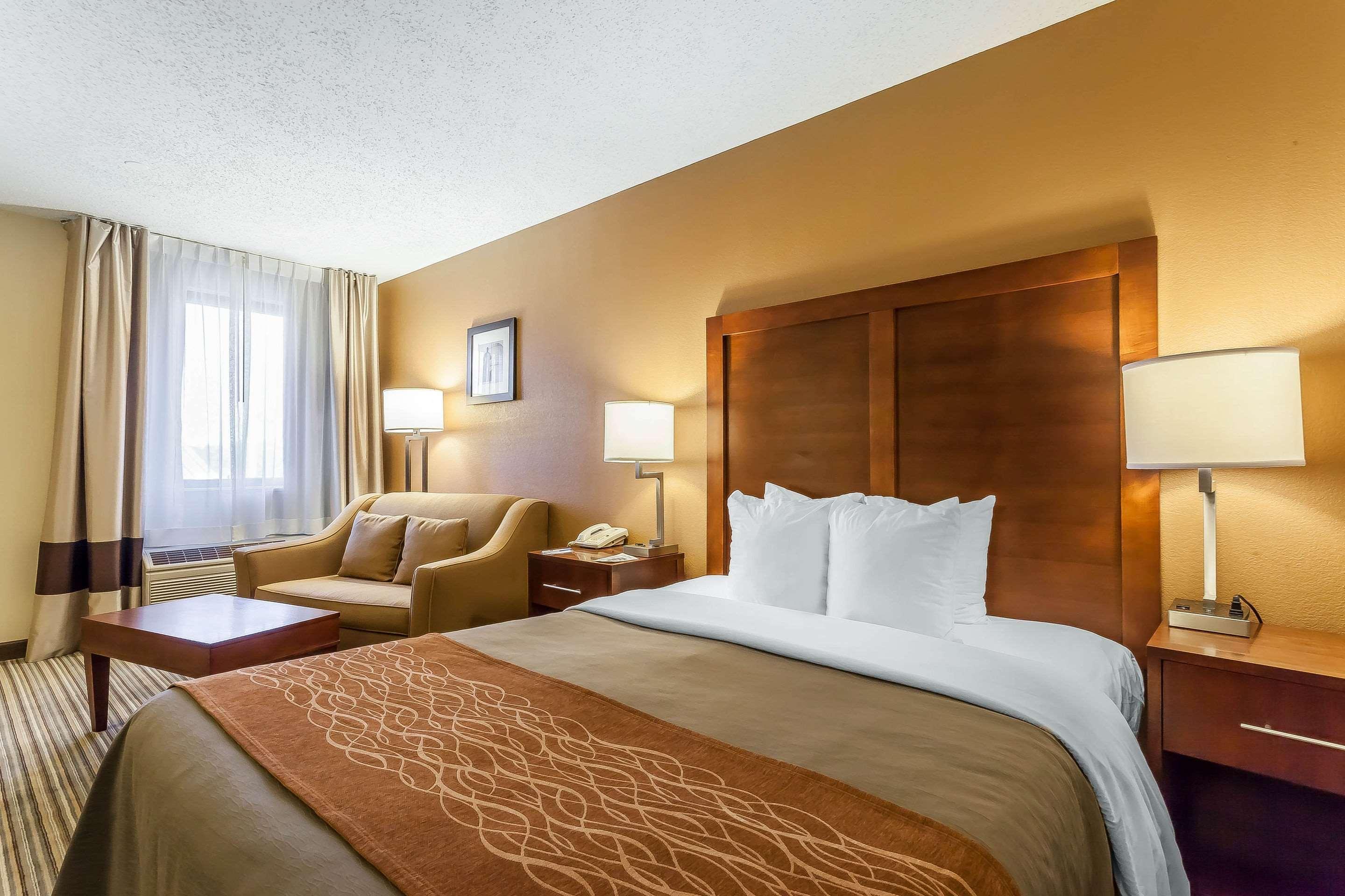 Comfort Inn - Hall Of Fame Canton Bagian luar foto