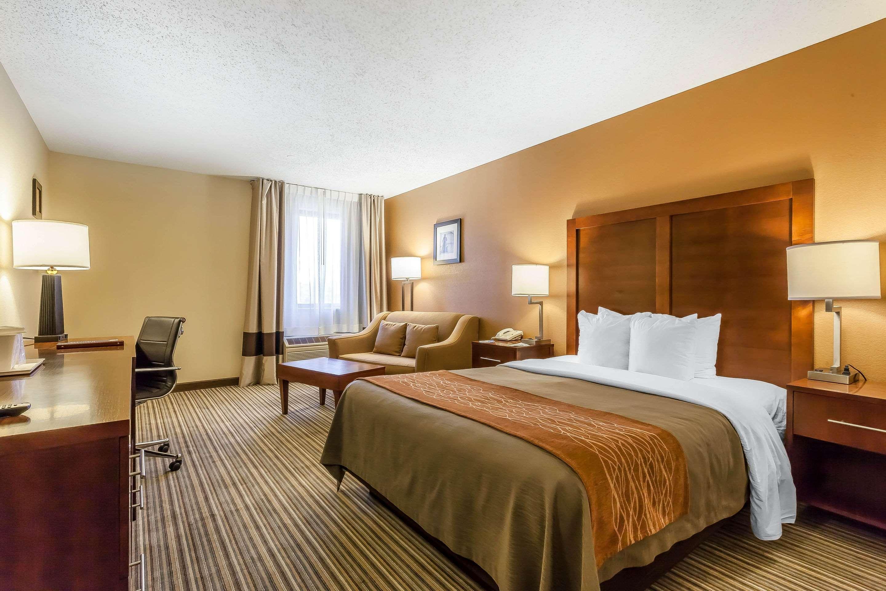 Comfort Inn - Hall Of Fame Canton Bagian luar foto