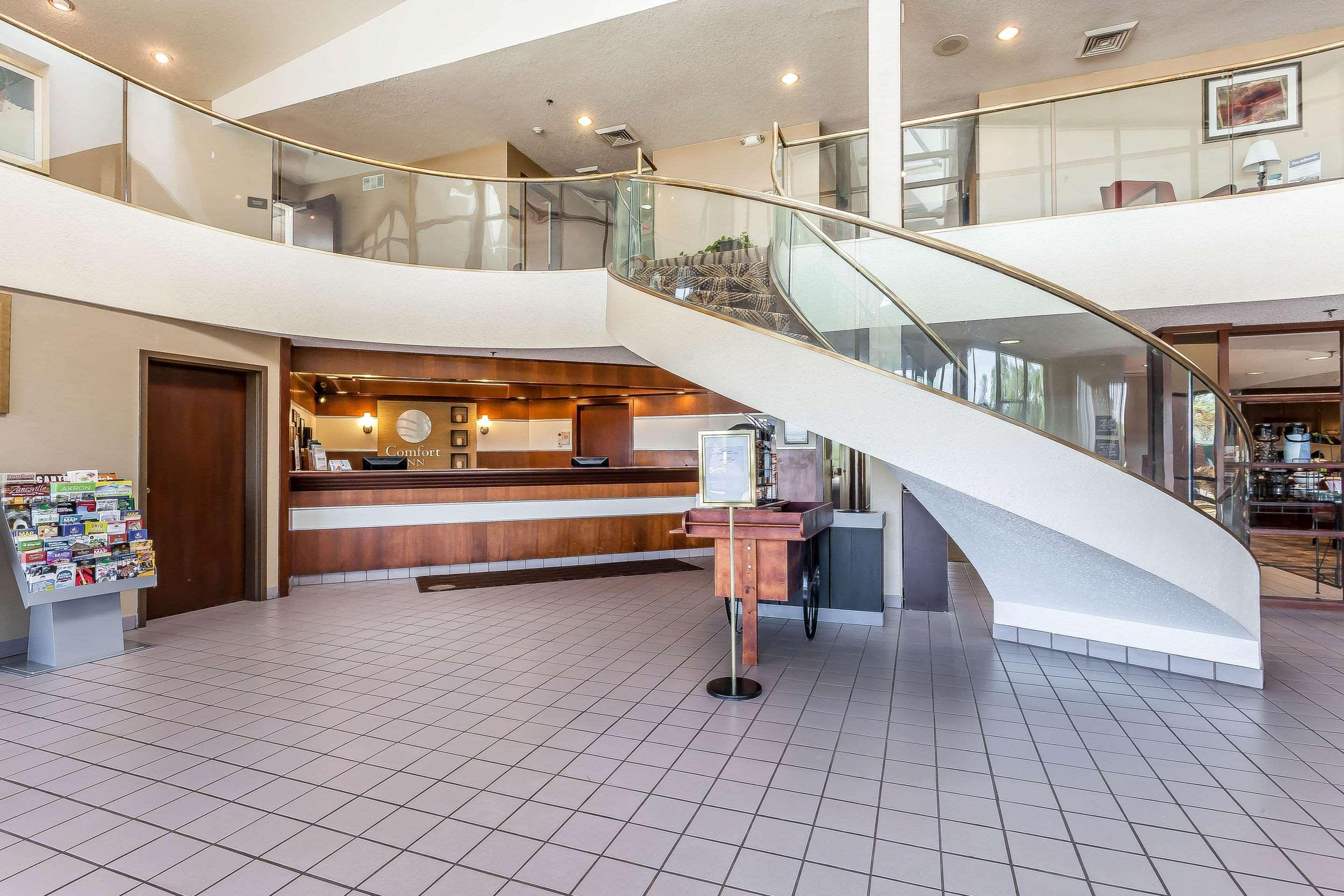 Comfort Inn - Hall Of Fame Canton Bagian luar foto