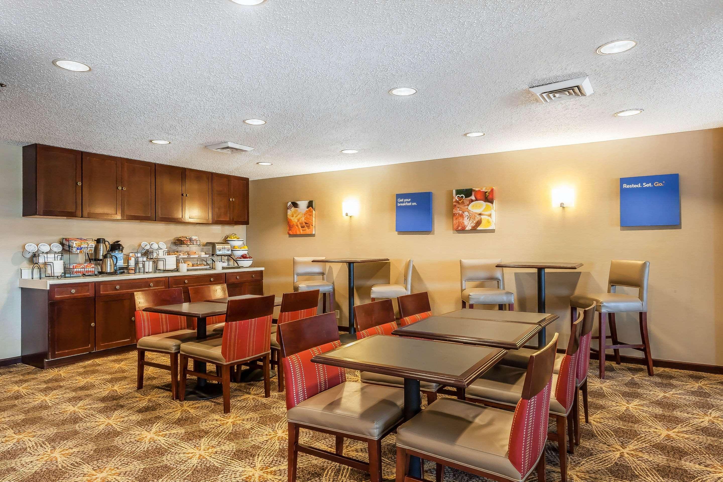 Comfort Inn - Hall Of Fame Canton Bagian luar foto