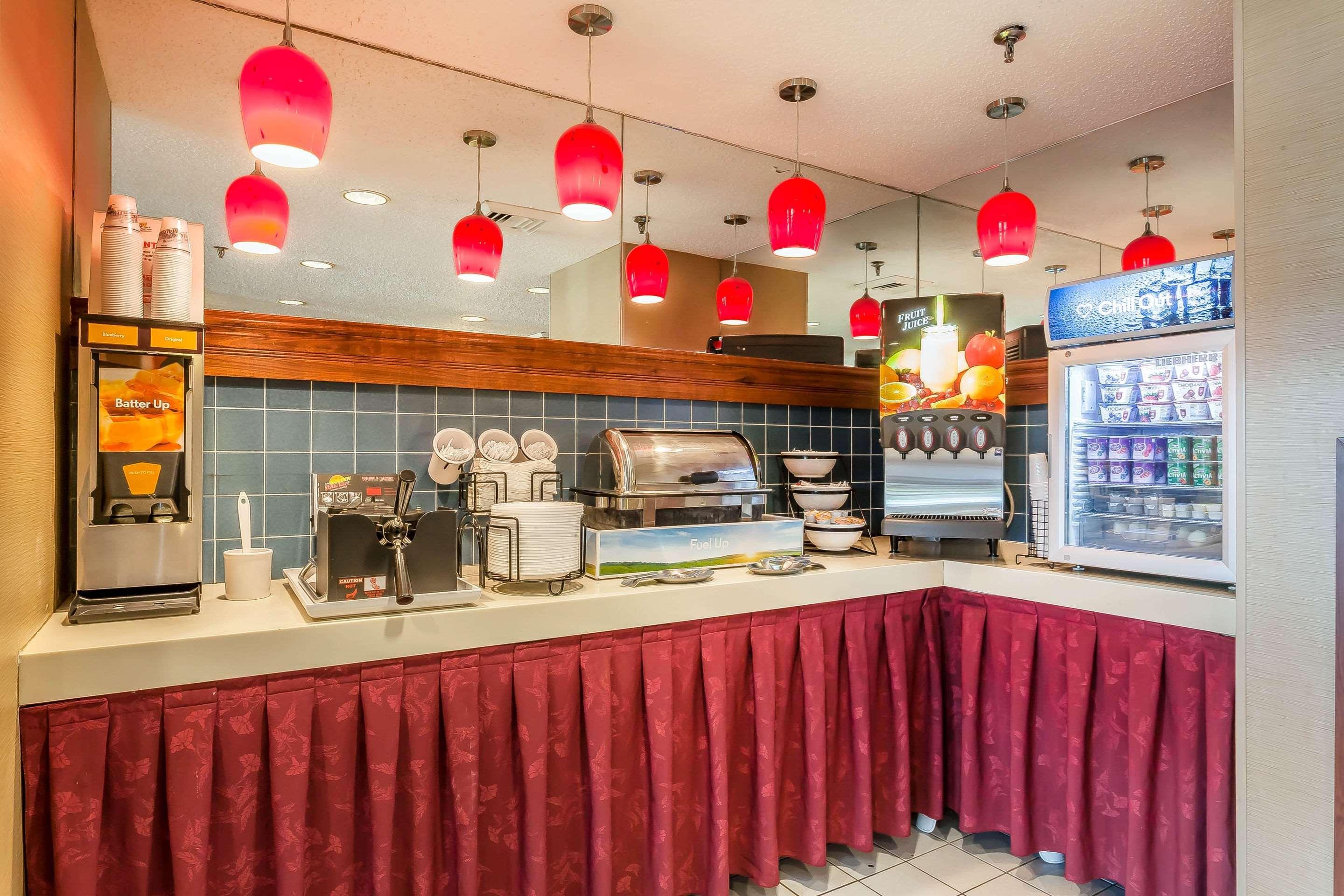 Comfort Inn - Hall Of Fame Canton Bagian luar foto