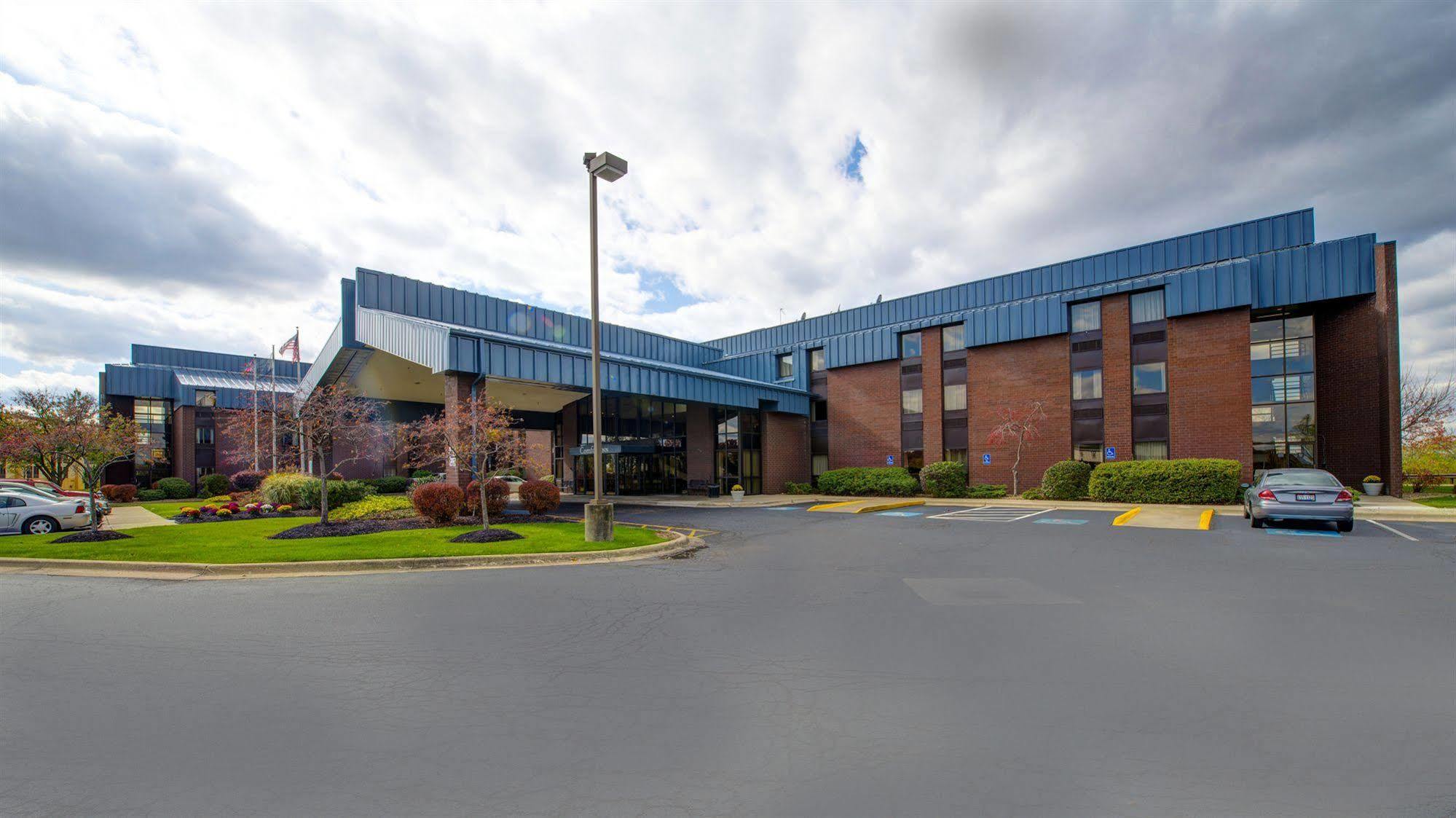 Comfort Inn - Hall Of Fame Canton Bagian luar foto