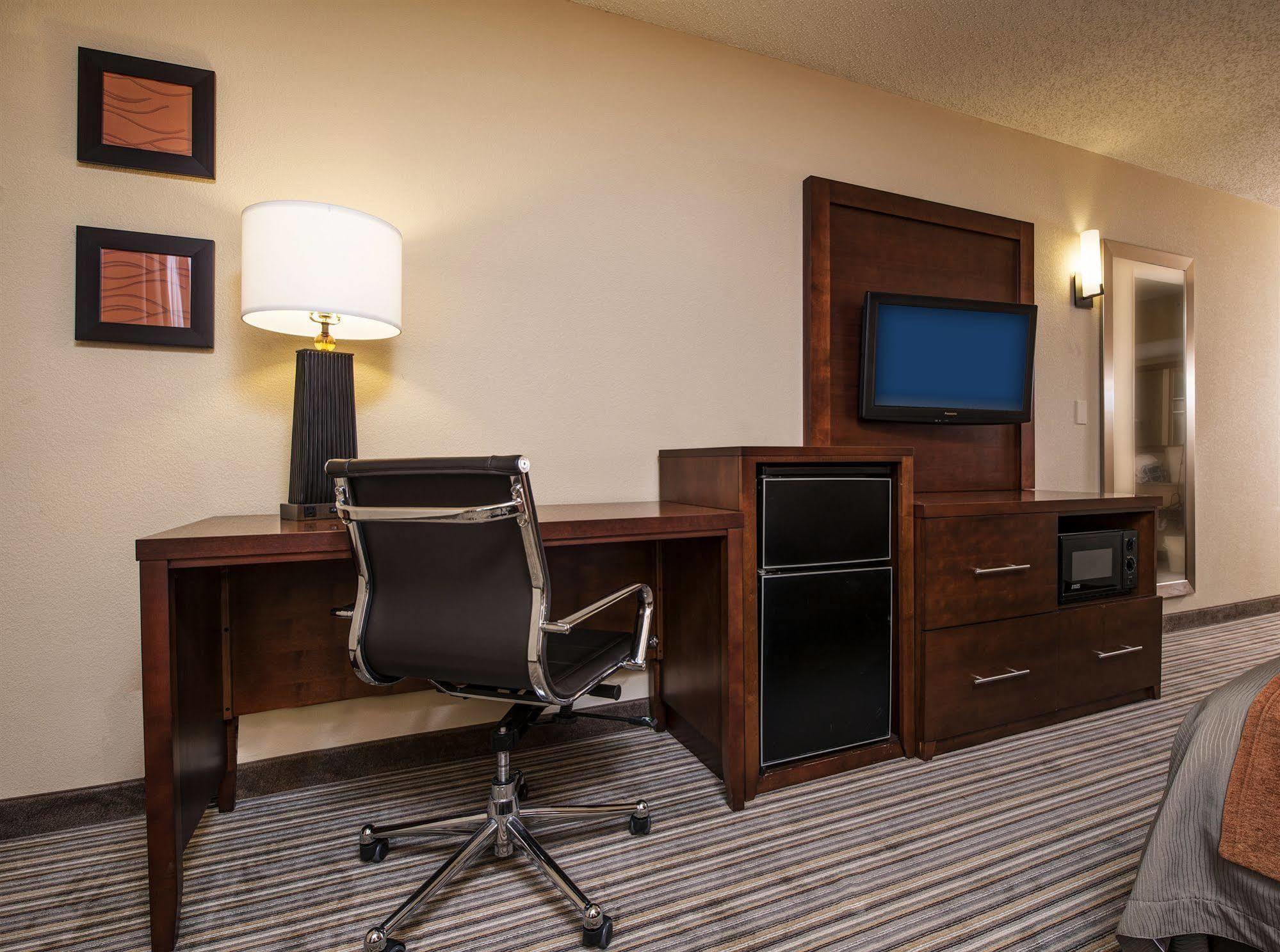 Comfort Inn - Hall Of Fame Canton Bagian luar foto