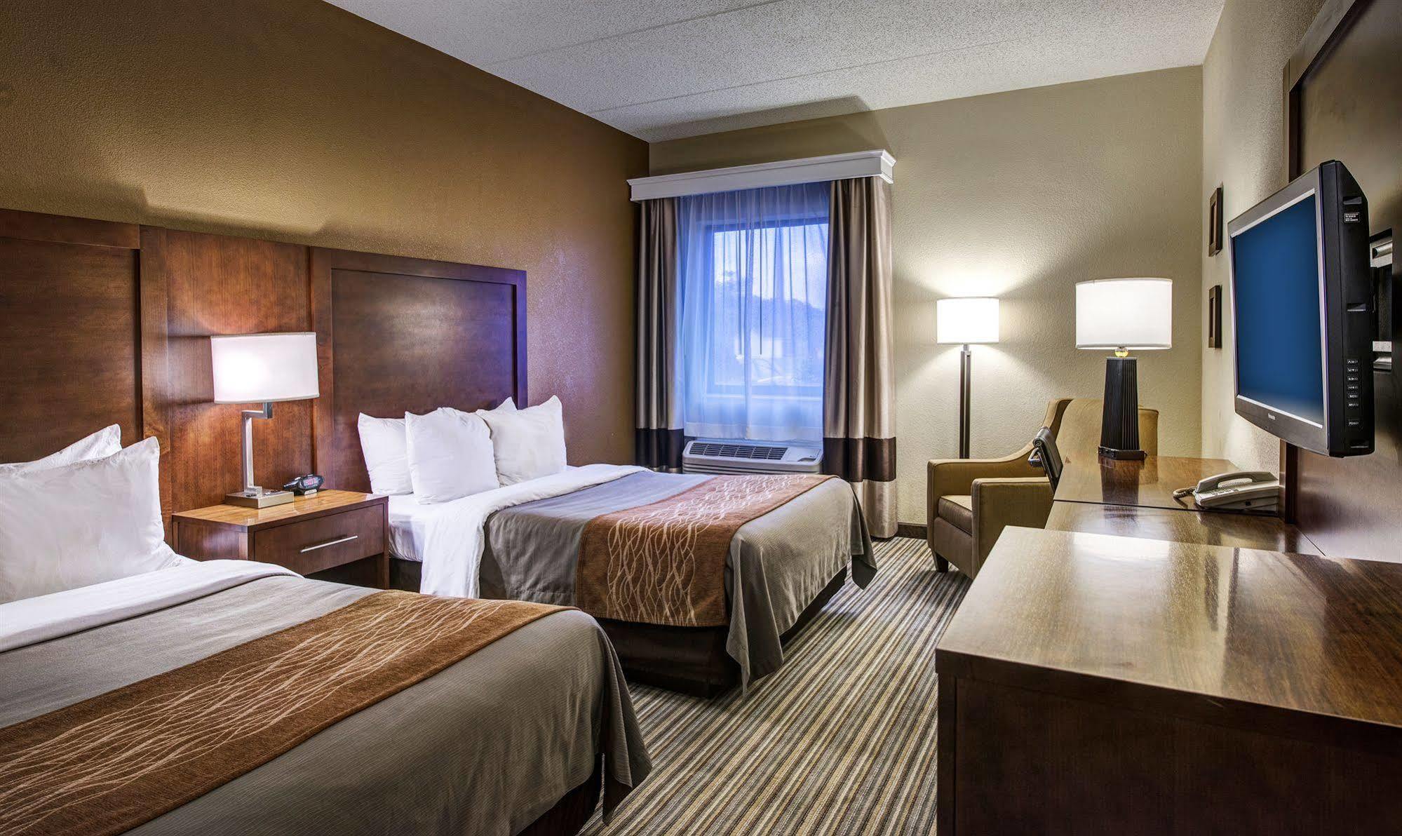 Comfort Inn - Hall Of Fame Canton Bagian luar foto