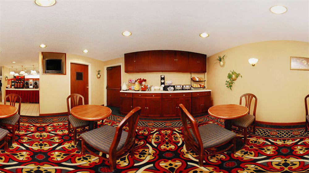 Comfort Inn - Hall Of Fame Canton Bagian luar foto