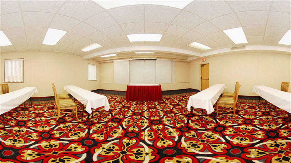 Comfort Inn - Hall Of Fame Canton Bagian luar foto